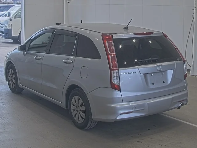 Honda STREAM — фото 2