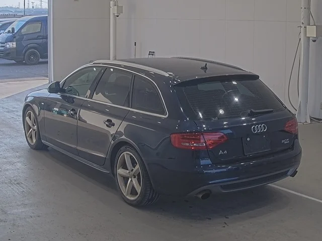 Audi A4 — фото 2
