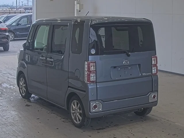 Daihatsu WAKE — фото 2