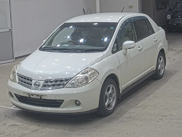 Nissan TIIDA LATIO — фото 1