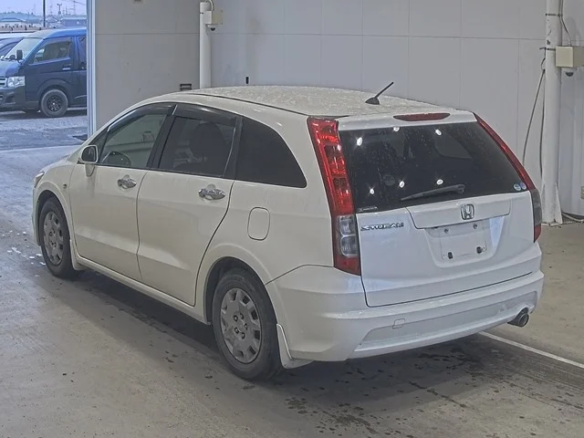 Honda STREAM — фото 2