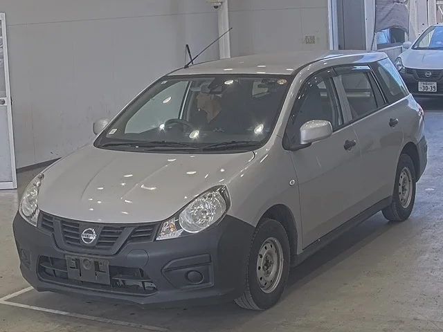 Nissan AD — фото 1