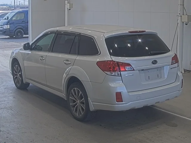 Subaru LEGACY OUTBACK — фото 2