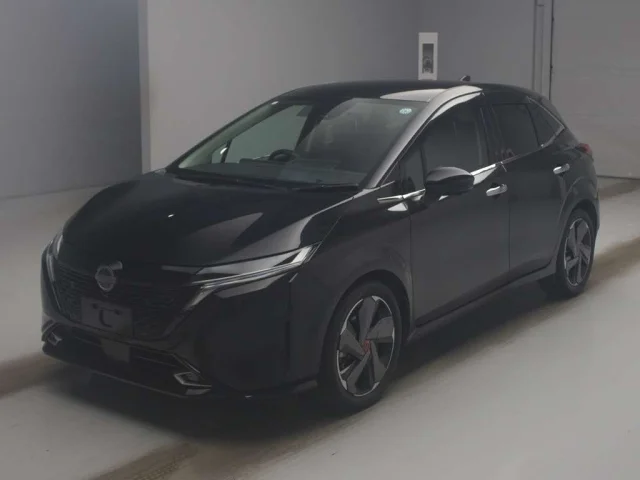 Nissan AURA