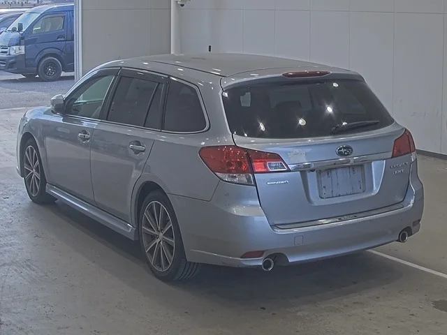 Subaru LEGACY — фото 2