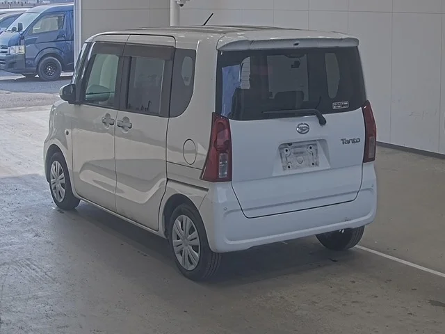 Daihatsu TANTO — фото 2