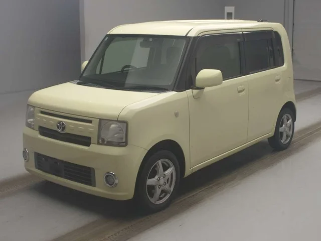 Toyota PIXIS SPACE
