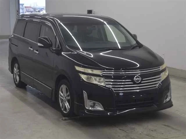 Nissan ELGRAND — фото 1
