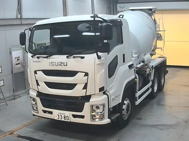 Isuzu TRUCK — фото 1