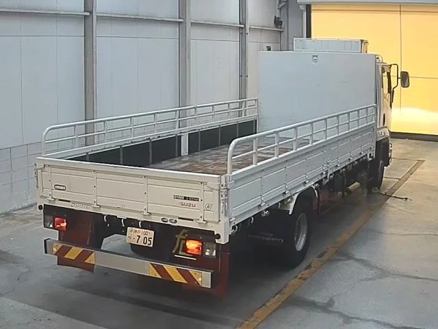 Isuzu FORWARD — фото 2