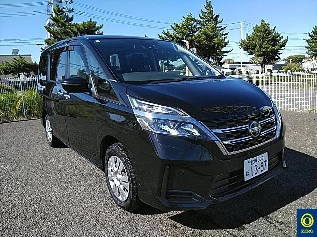 Nissan SERENA — фото 1