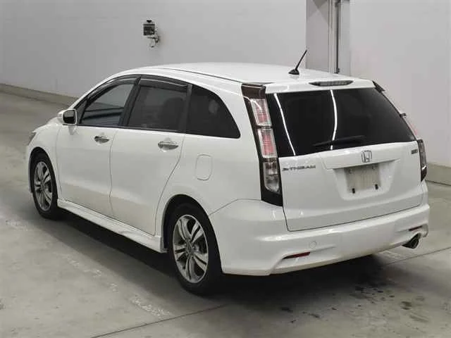Honda STREAM — фото 2