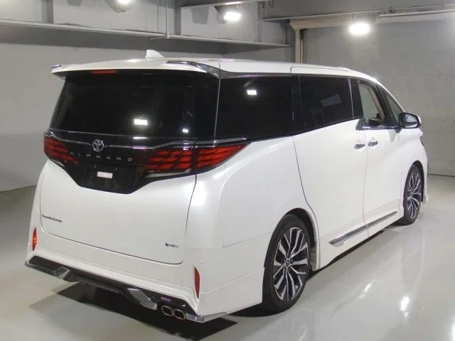 Toyota ALPHARD — фото 2