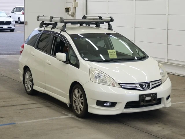 Honda FIT SHUTTLE — фото 1