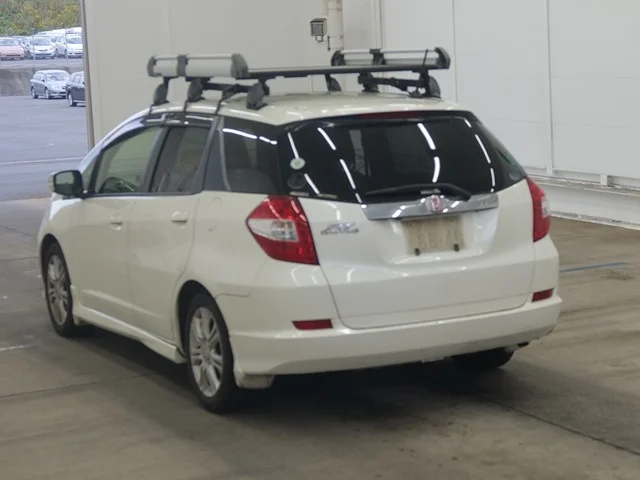 Honda FIT SHUTTLE — фото 2