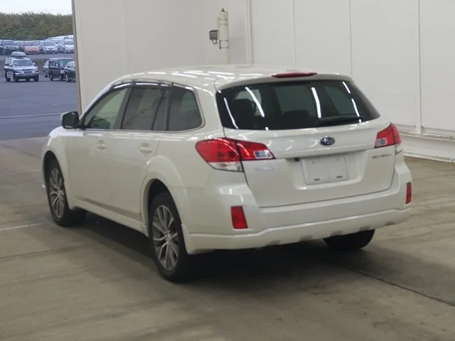 Subaru LEGACY OUTBACK — фото 2