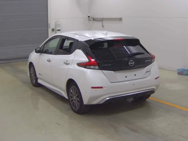 Nissan LEAF — фото 2