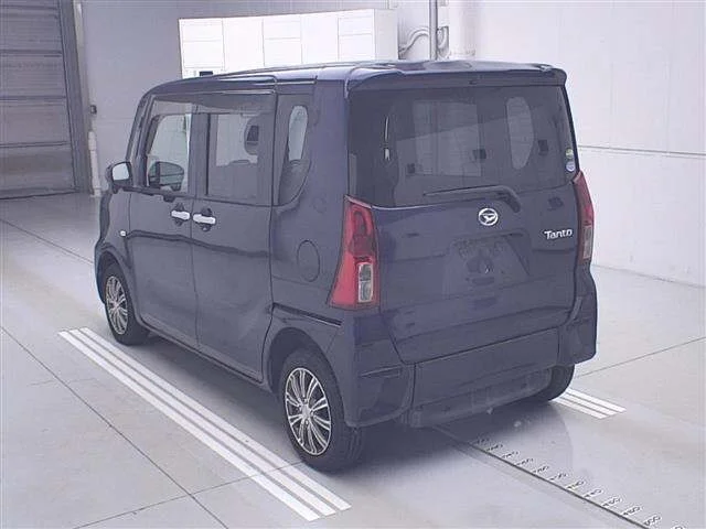 Daihatsu TANTO — фото 2