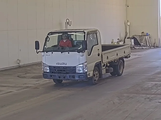 Isuzu ELF — фото 1
