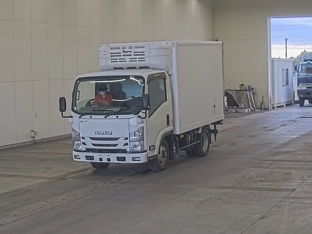 Isuzu ELF — фото 1