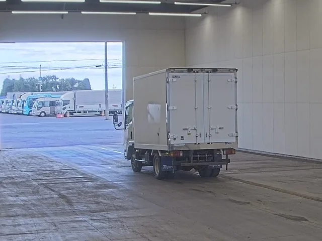 Isuzu ELF — фото 2