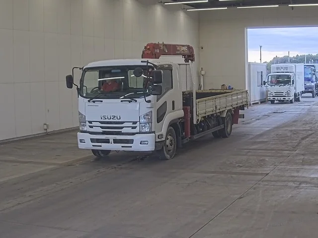 Isuzu FORWARD — фото 1