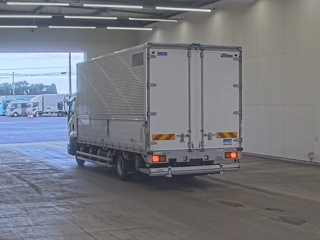 Isuzu FORWARD — фото 2