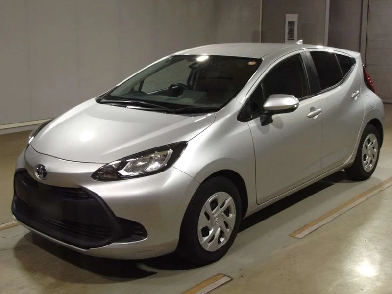 Toyota AQUA — фото 1