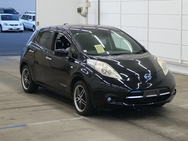 Nissan LEAF — фото 1
