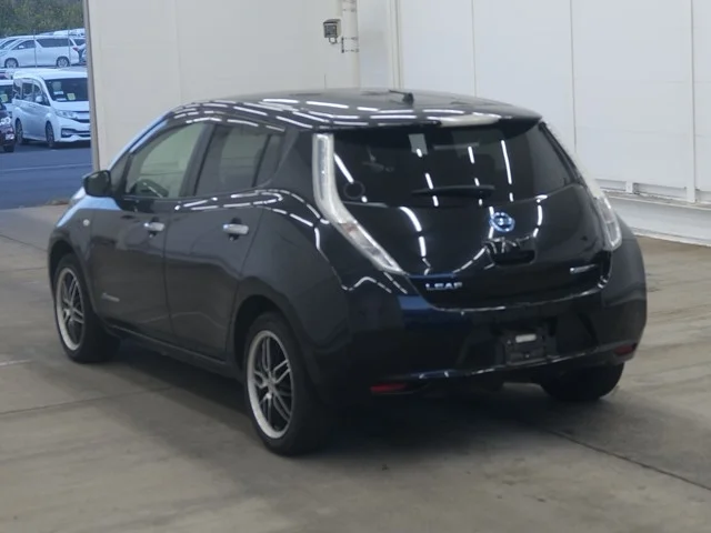 Nissan LEAF — фото 2