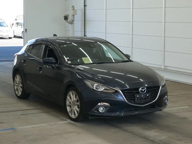 Mazda AXELA — фото 1