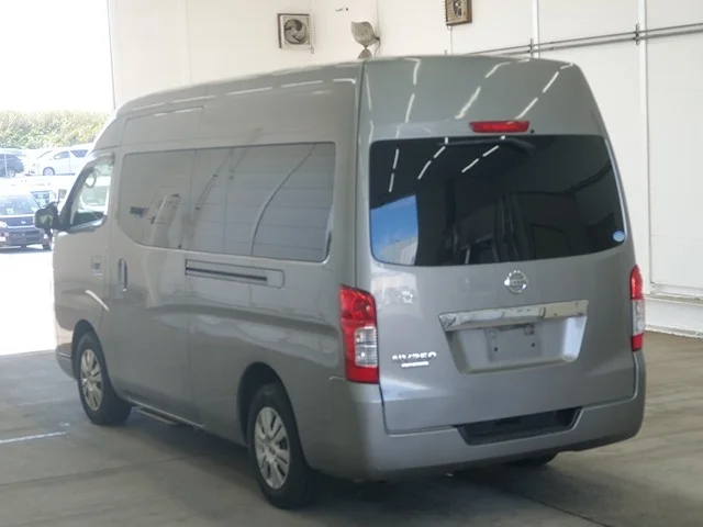 Nissan CARAVAN — фото 2