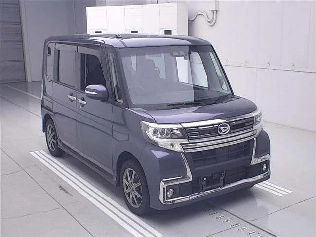 Daihatsu TANTO — фото 1