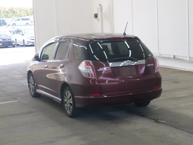 Honda FIT SHUTTLE — фото 2