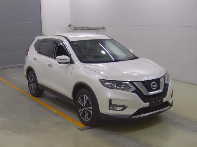 Nissan X-TRAIL — фото 1
