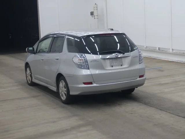 Honda FIT SHUTTLE — фото 2