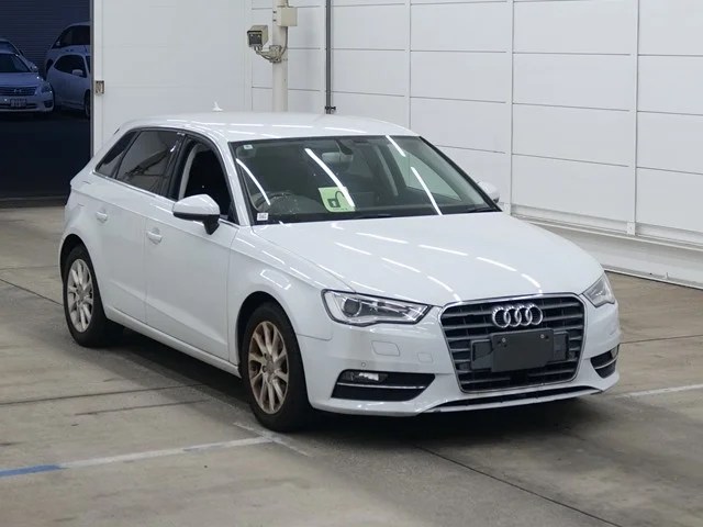 Audi A3 — фото 1
