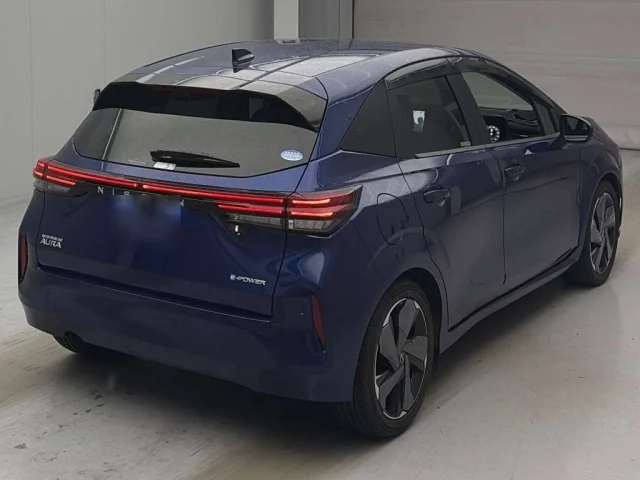 Nissan AURA — фото 2