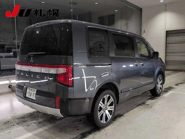 Mitsubishi DELICA — фото 2