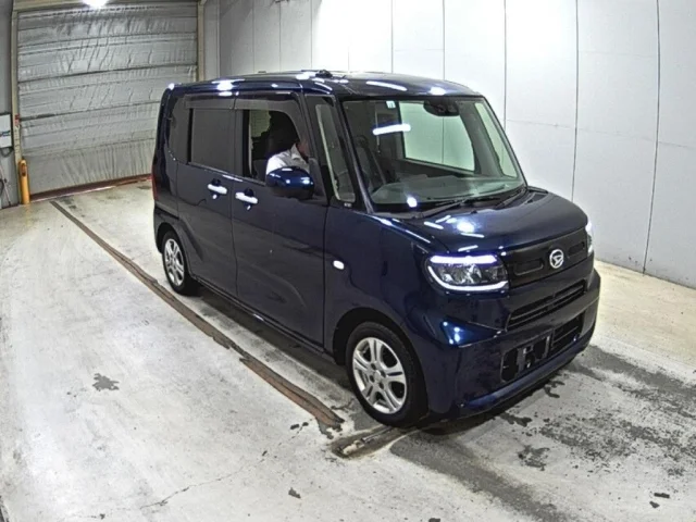 Daihatsu TANTO — фото 1