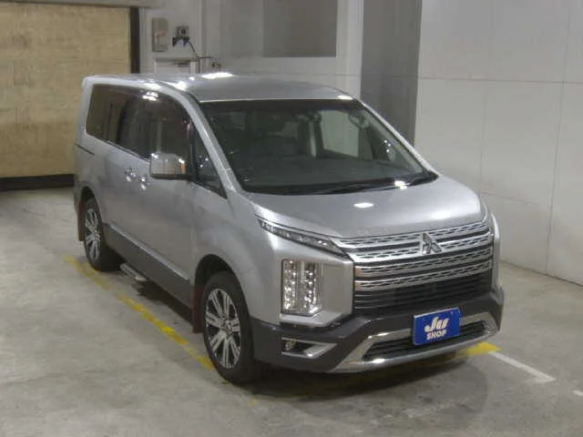 Mitsubishi DELICA D5