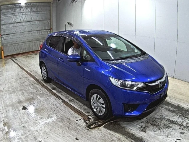 Honda FIT — фото 1