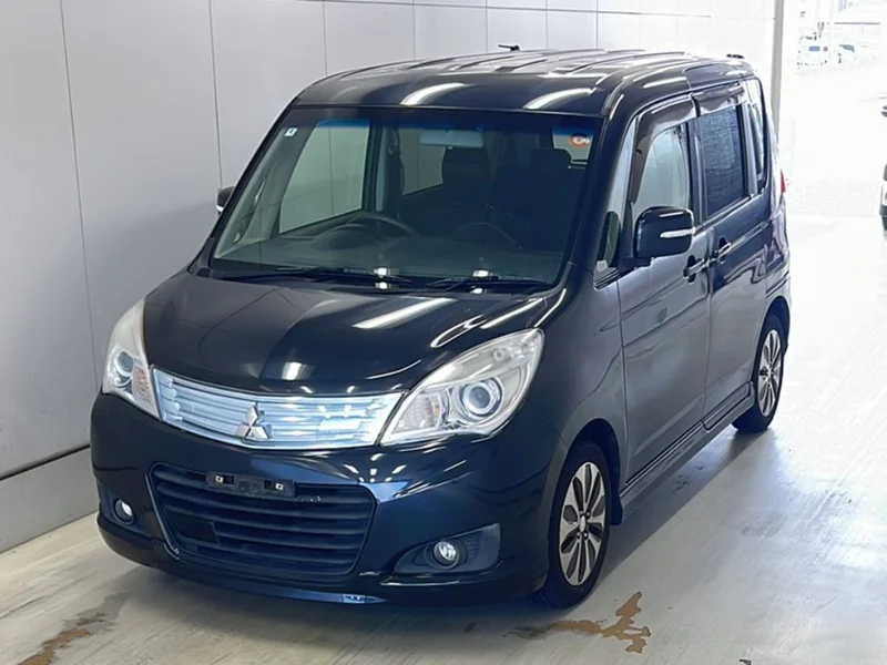 Mitsubishi DELICA D2 — фото 1