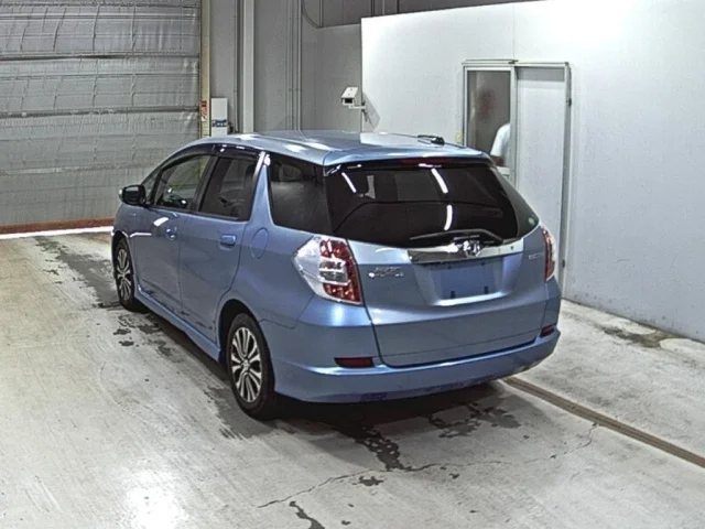 Honda FIT SHUTTLE — фото 2