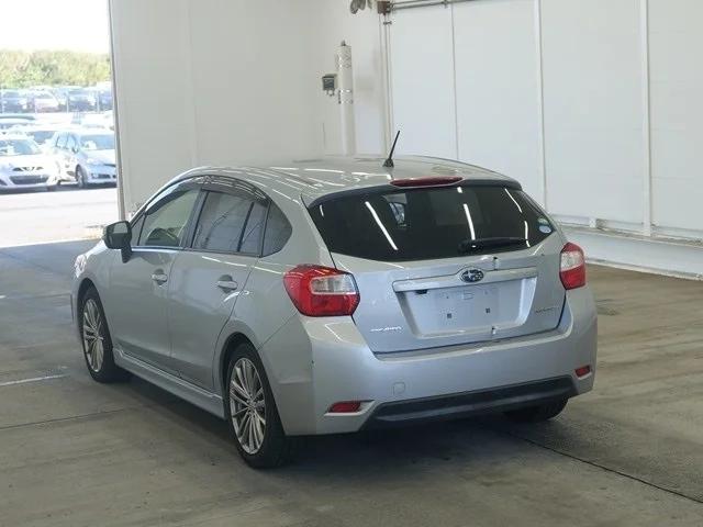Subaru IMPREZA — фото 2