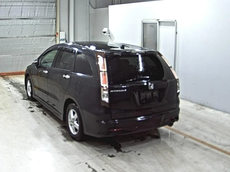Honda STREAM — фото 2