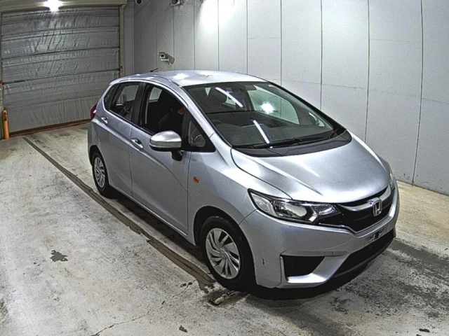 Honda FIT — фото 1