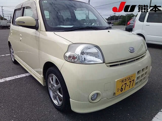 Daihatsu ESSE