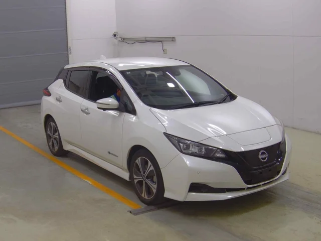 Nissan LEAF — фото 1