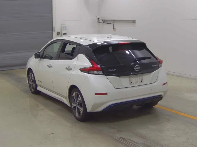 Nissan LEAF — фото 2